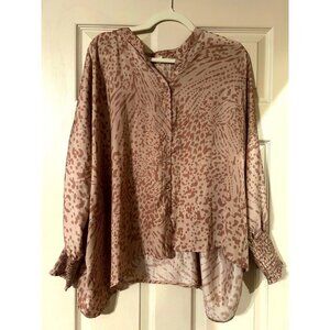 ✨ Grade & Gather Animal Print Buttery Soft Blouse – Size L – Worn Once